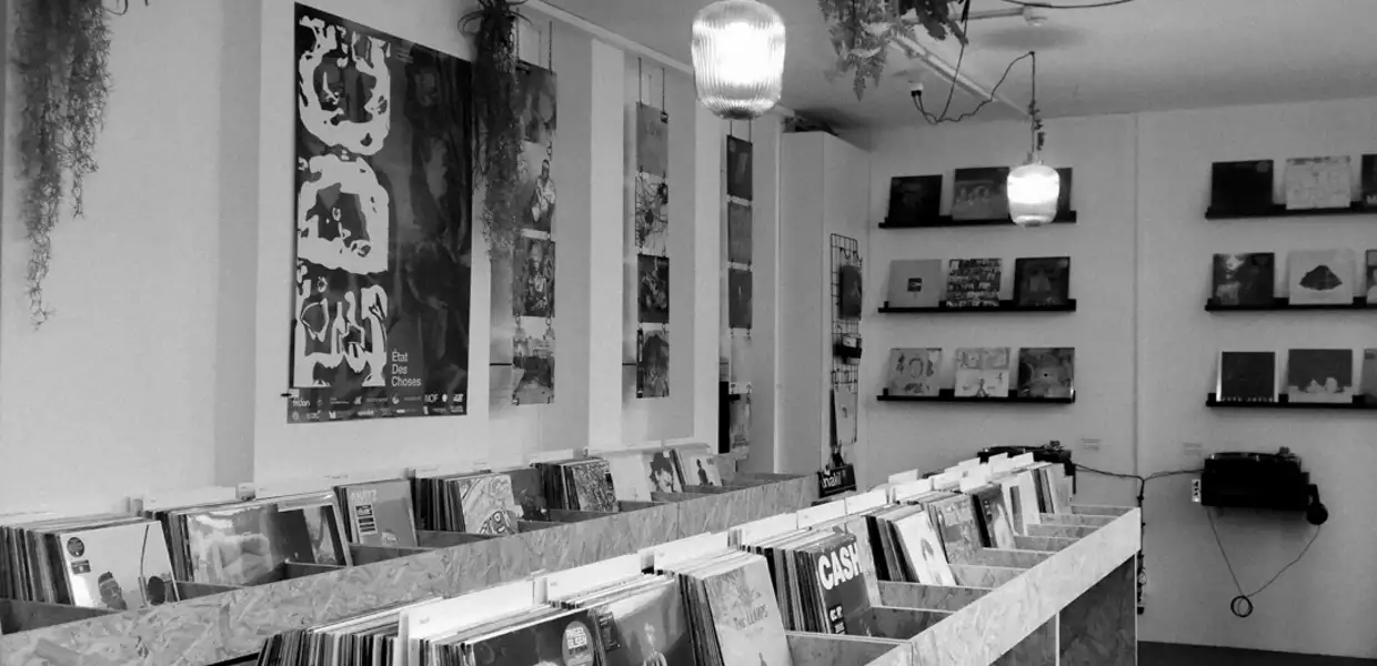 Photo en noir et blanc du shop Ablette Records