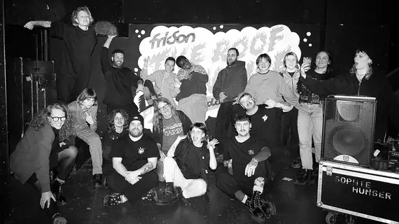 Photo en noir et blanc de l'équipe de fri-son